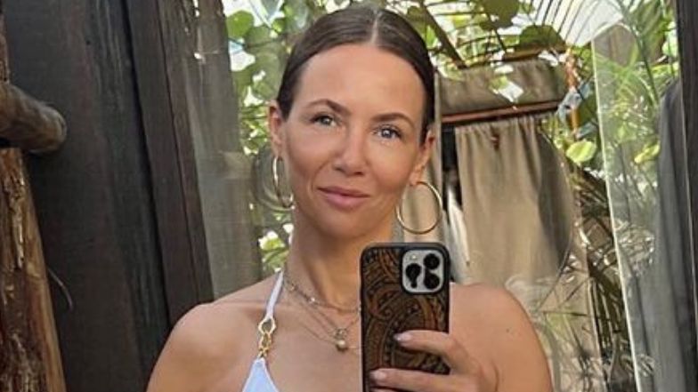 Kinga Rusin pozuje w białym bikini 