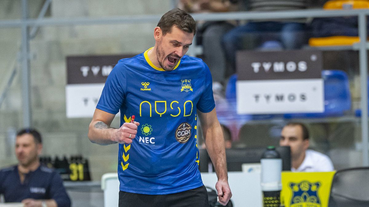 Materiały prasowe / plusliga.pl / Na zdjęciu: trener Daniel Pliński