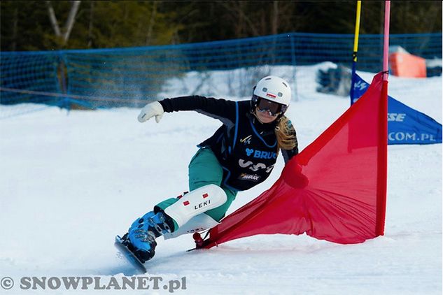 Karolina Sztokfisz na trasie slalomu (fot. snowplanet.pl)