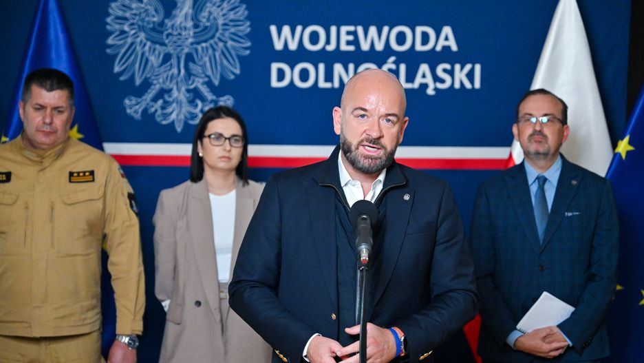 Jacek Sutryk
Maciej Kulczy�ski
konferencja prasowa, ostrze�enia, pogoda, przygotowania do ulew, przygotowania s�u�b, przygotowanie infrastruktury, przygotowania, silne opady deszczu, zagro�enie, zapowiedzi ulewy