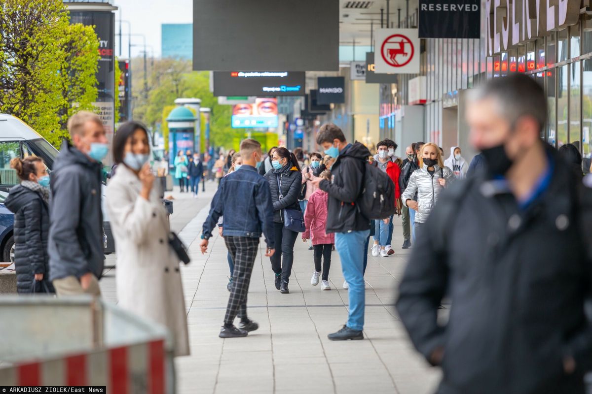 Rzeczy są przechowywane przez dwa lata od dnia znalezienia. Po tym terminie prawo własności przechodzi na znalazcę 