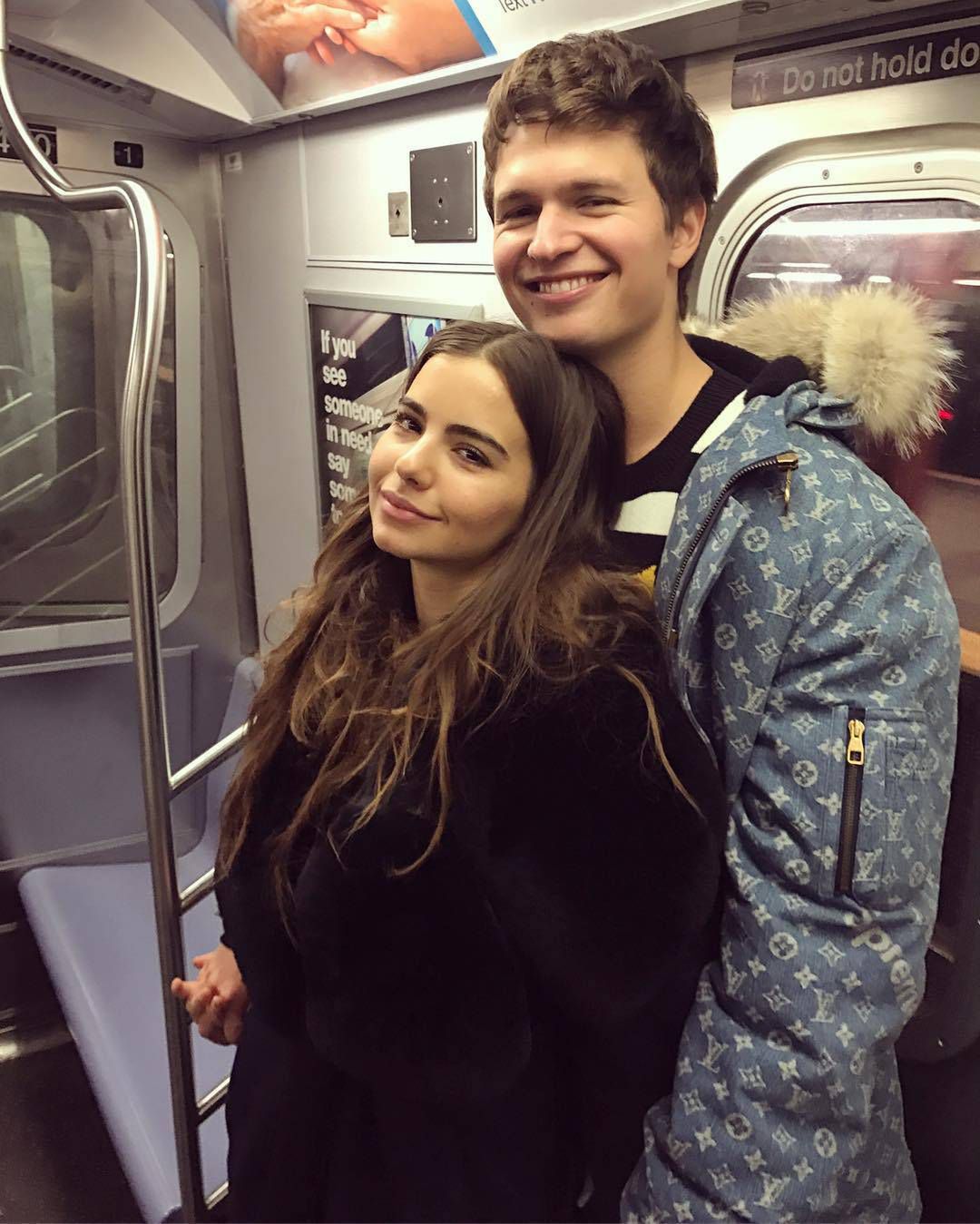 Ansel Elgort ze swoją dziewczyną – Violettą Komyshan