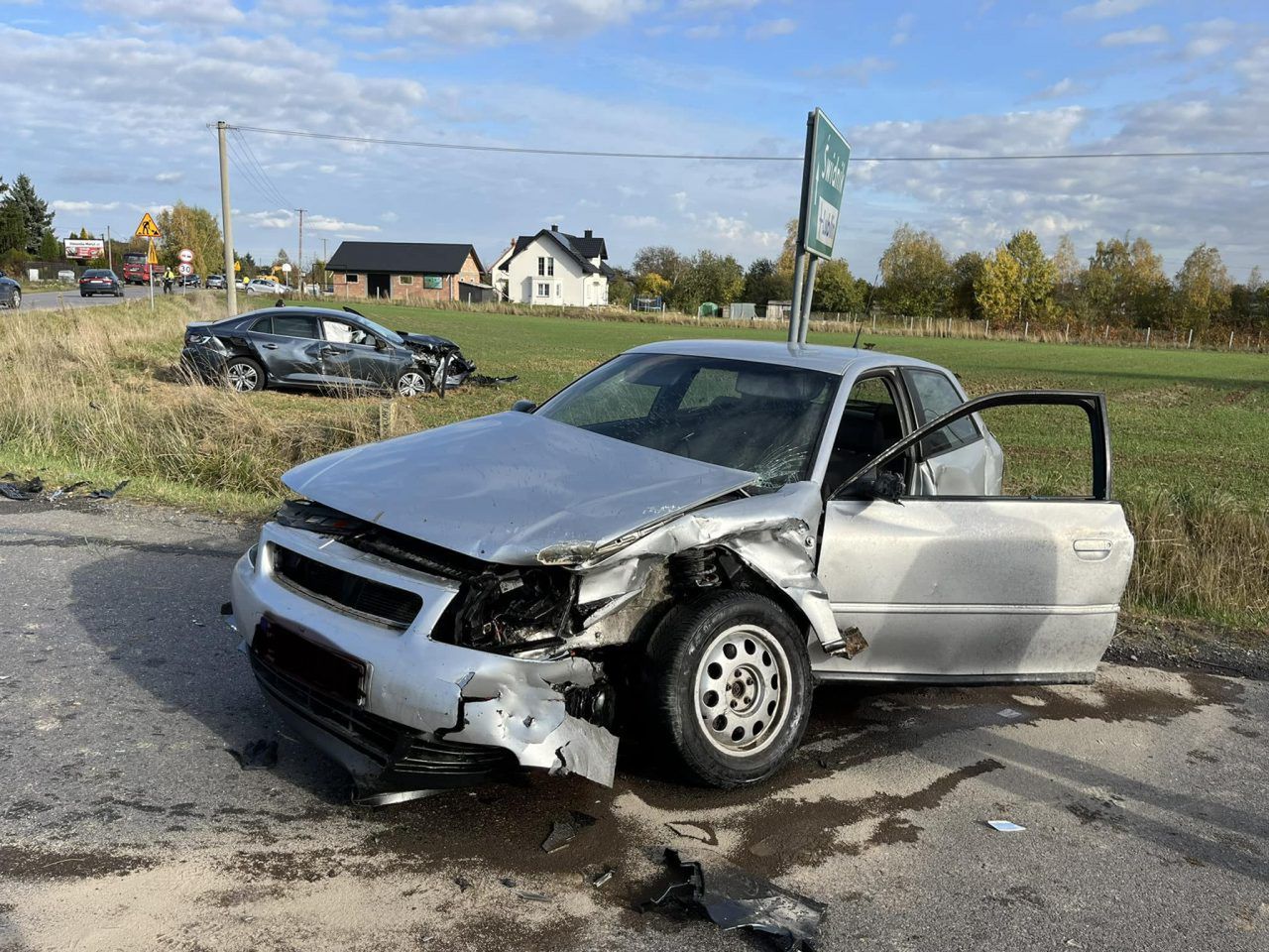 Dramat na skrzyżowaniu. Nie żyje kierowca audi