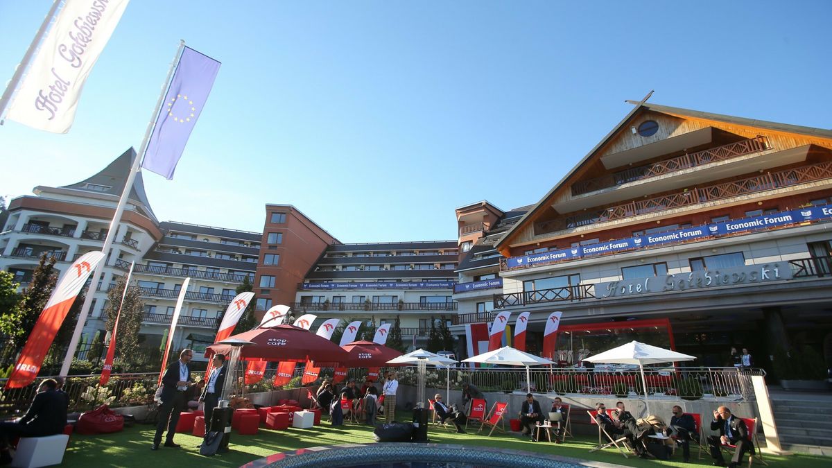 Karpacz. Forum Ekonomiczne 2020. Aktywny i otwarty na nowości region po raz drugi będzie gościł w tym roku  Forum Ekonomiczne – doroczny międzynarodowy kongres, w którym udział biorą liderzy i przedstawiciele kręgów gospodarczych i politycznych nie tylko z Europy Środkowo-Wschodniej.