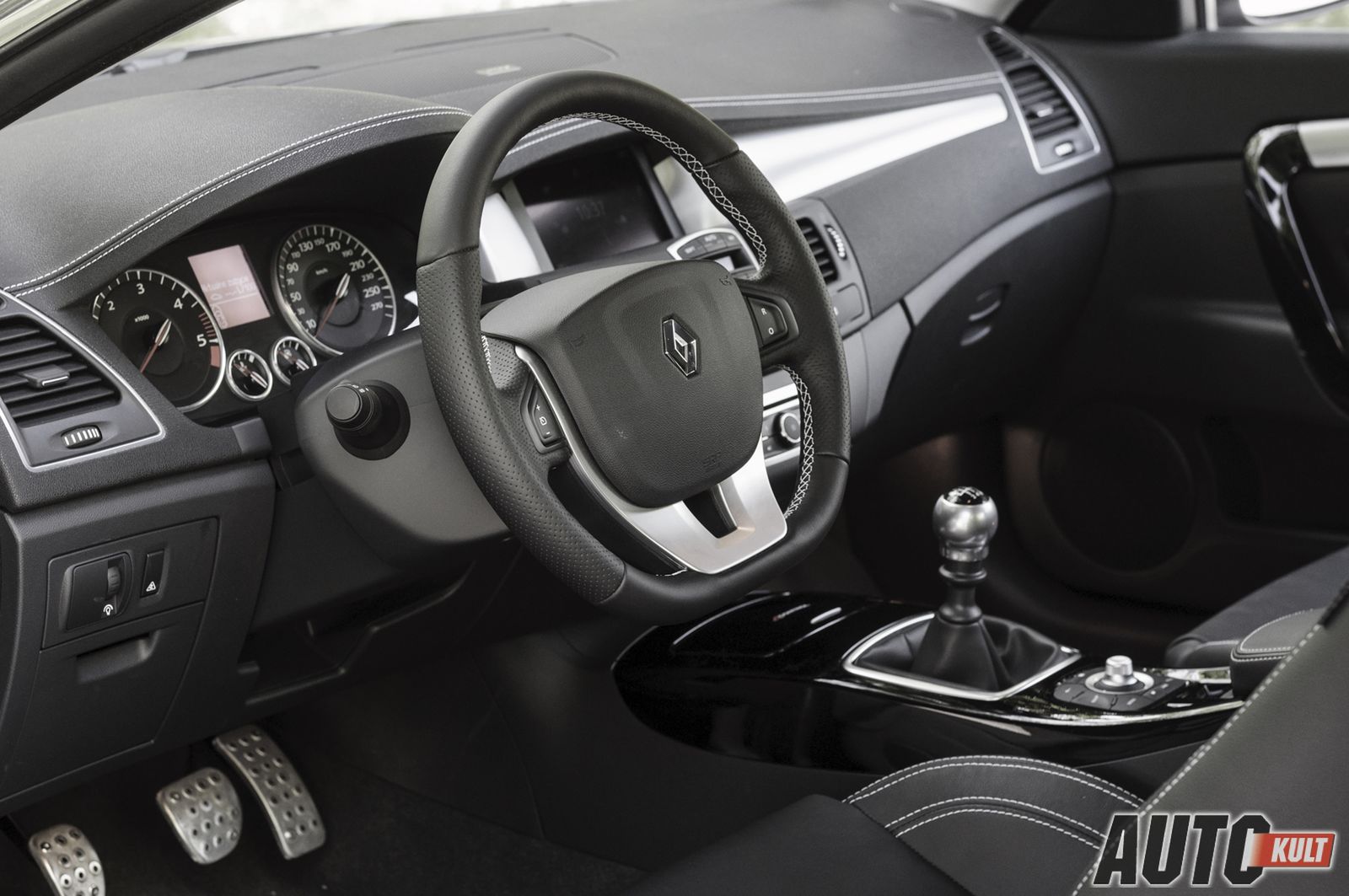 Renault Laguna Coupé 2,0 dCi 4Control - test [galeria zdjęć] 19