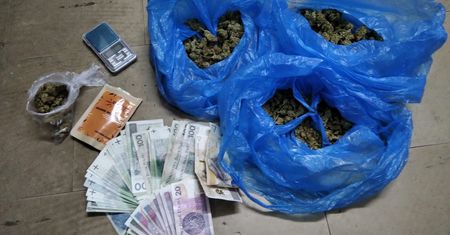 Warszawa. Marihuana w szufladzie. Usłyszał zarzuty