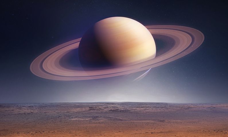 Saturn jest jednym z czterech gazowych olbrzymów