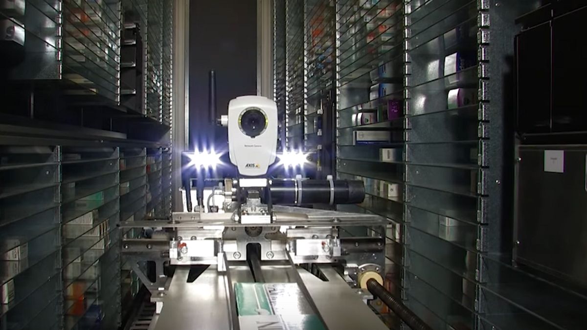 Nowoczesna apteka w Watykanie. Robot poda lekarstwo w 8 sekund 1