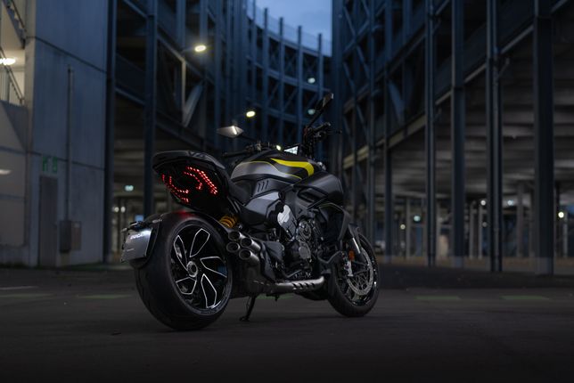 Ducati Diavel V4