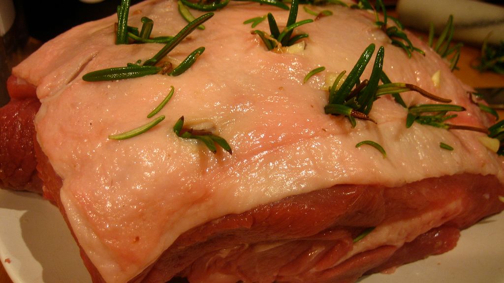 Surowy udziec z jagnięciny australijskiej (mięso i tłuszcz)