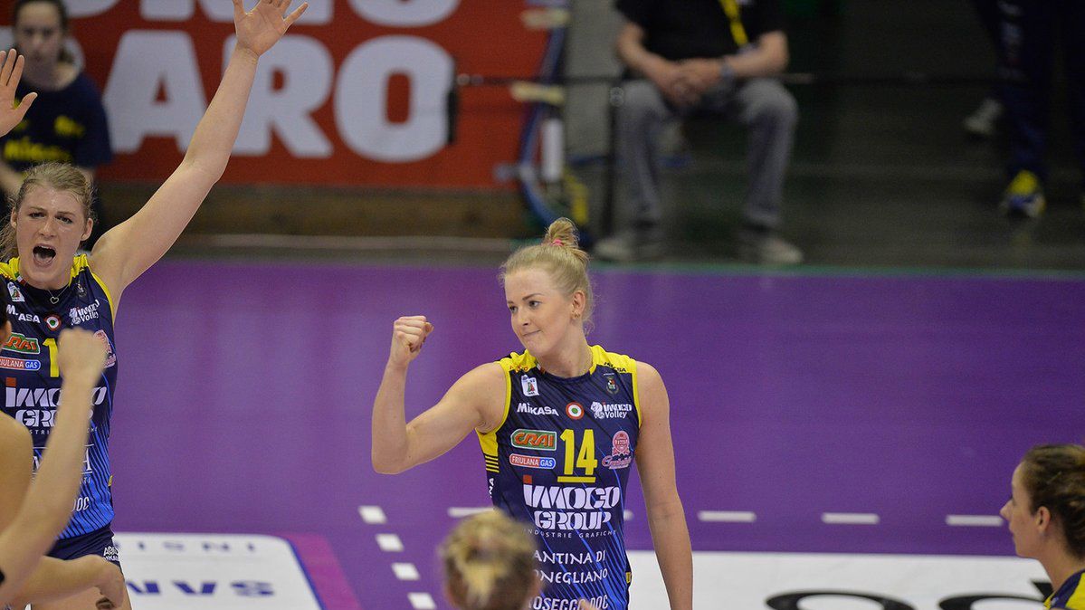 Zdjęcie okładkowe artykułu: Materiały prasowe / Imoco Volley / Na zdjęciu: Joanna Wołosz i siatkarki Imoco Conegliano