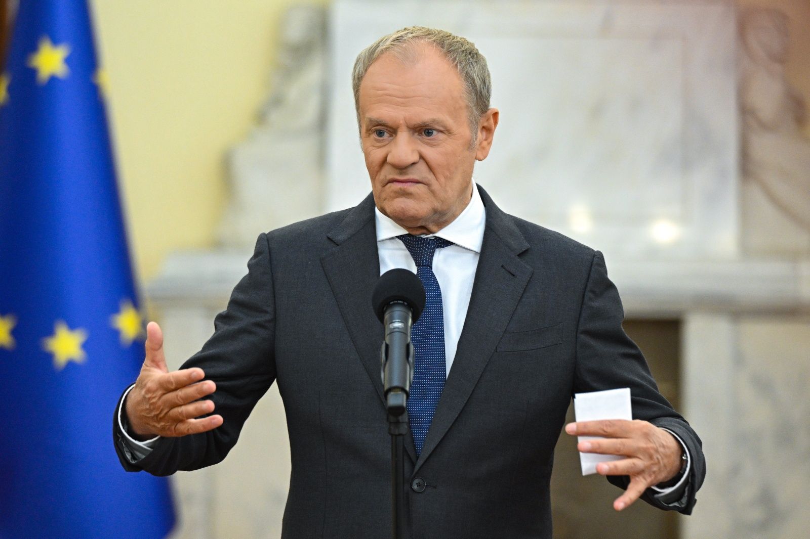 Tusk zapytany o działania Bąkiewicza. Stanowcza reakcja premiera