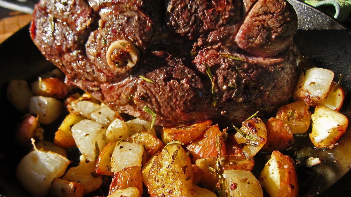 Pieczony udziec z jagnięciny australijskiej (samo mięso)