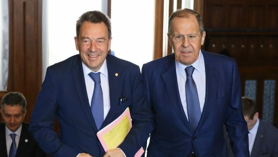 Wizyta Petera Maurera w Moskwie i wspólne zdjęcie z Siergiejem Ławrowem wywołały fale krytyki 