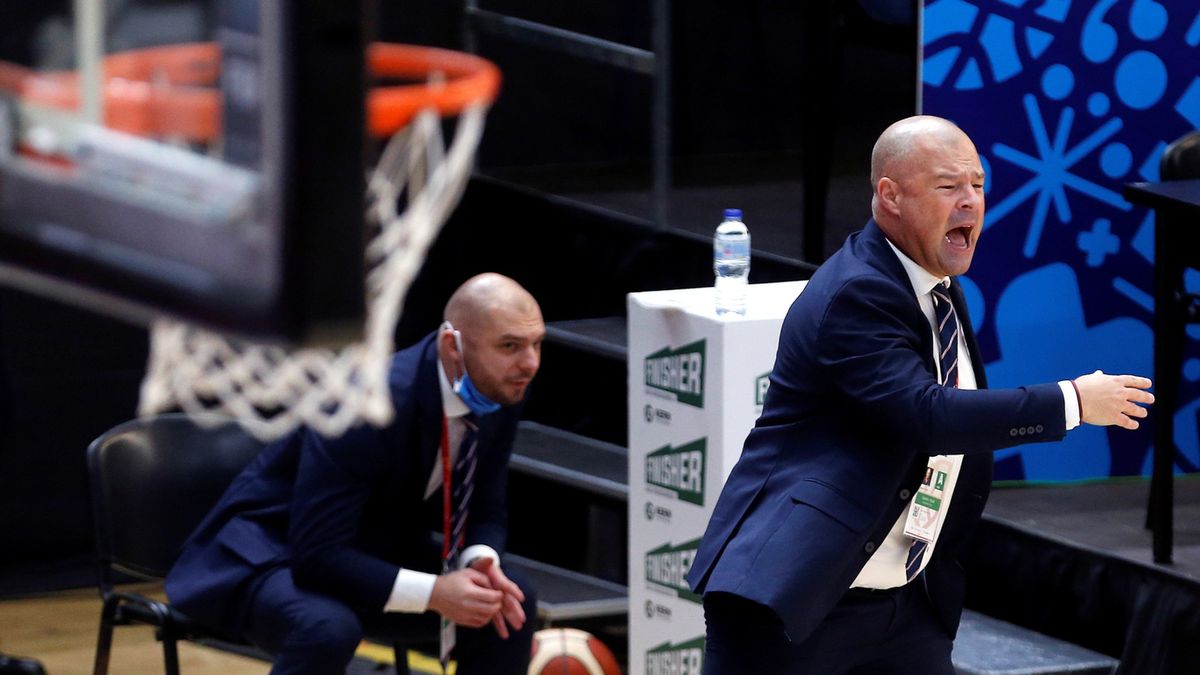 PAP/EPA / Miguel Angel Polo / Na zdjęciu: Mike Taylor (z prawej)