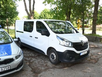 Koszalin: Kompletnie pijany przyszedł do pracy. Szef kazał mu iść do domu, 53-latek ukradł firmowego busa