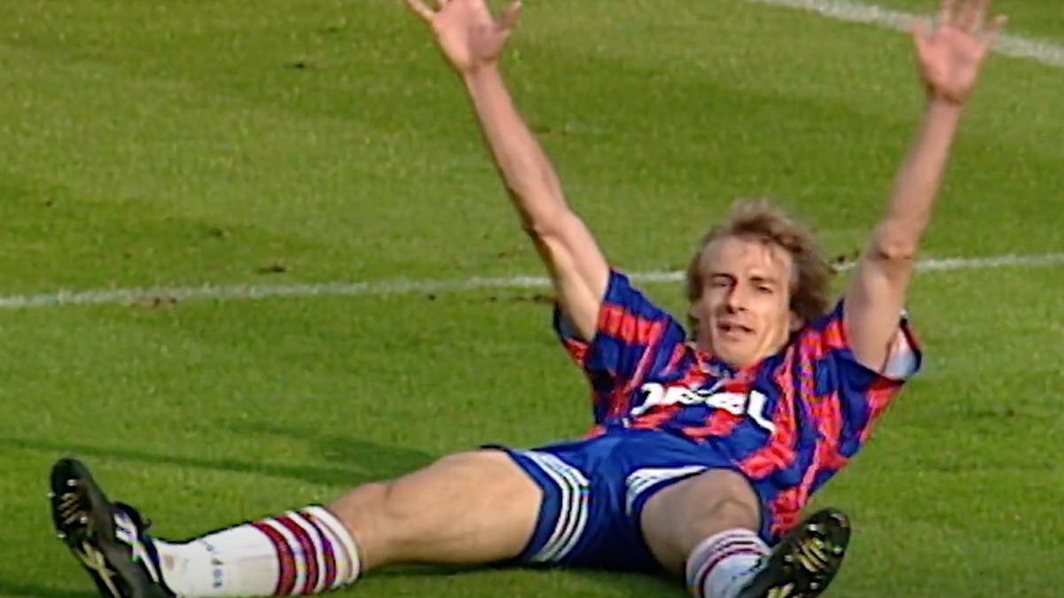 Zdjęcie okładkowe artykułu: Instagram / Dugout / Na zdjęciu: Juergen Klinsmann po strzeleniu gola dla Bayernu Monachium