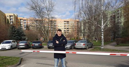 Spółdzielnia odebrała mu miejsce parkingowe. Wygrał w sądzie, ale sprawa ma drugie dno