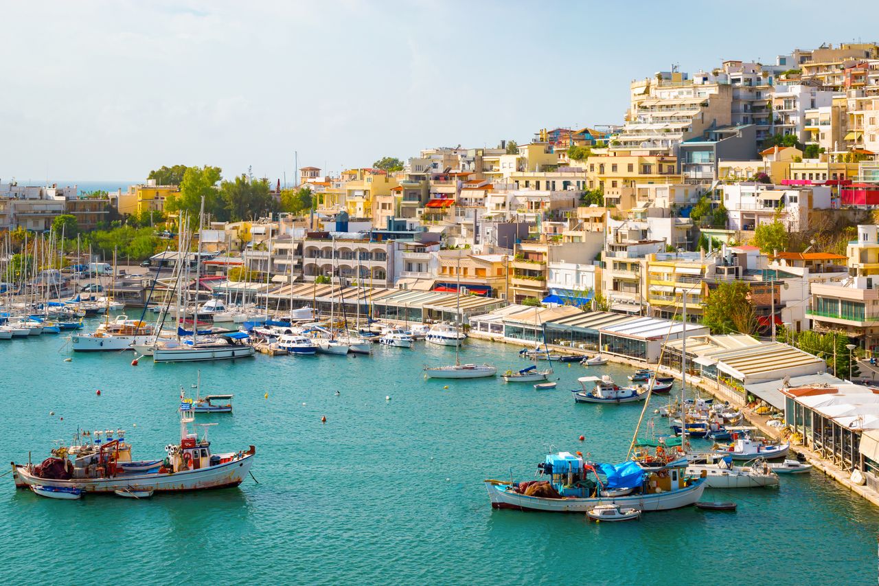 High on the list are, among others, Athens. In the picture is the port of Piraeus.