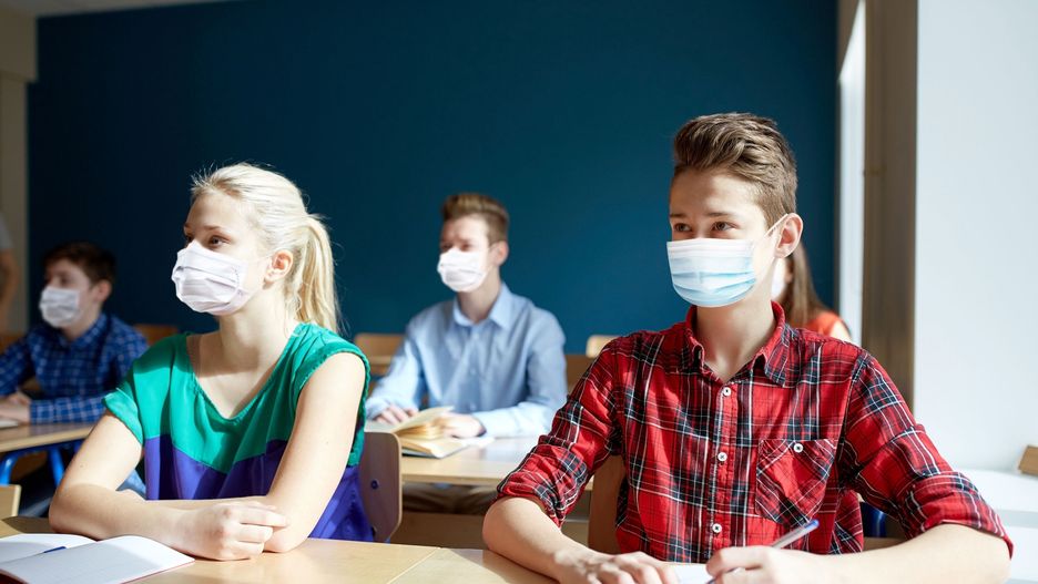 uczniowie pandemia szkoła