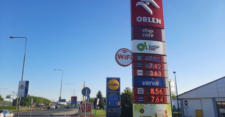 Czarne chmury zbierają się nad kierowcami. 10 zł za litr paliwa? "Wszystko jest możliwe"