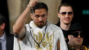 Usyk skradł show przed walką. "Niesie ze sobą Ukrainę"