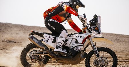Konrad Dąbrowski wygrywa Baja Quatar