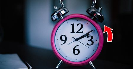 Pamiętaj! Tej nocy zmieniamy czas na zimowy, choć nie każdy kraj już tak robi