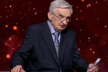 "Jeden z dziesięciu". Tych mistrzów teleturnieju nie ma już z nami