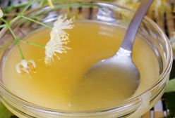 Zrywam w parku i zalewam wodą. Taki syrop to skarb w domowej apteczce