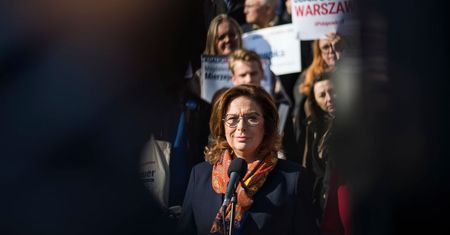 Lotnisko Chopina zabiera głos ws. koronawirusa. "Jest nam niezmiernie przykro"