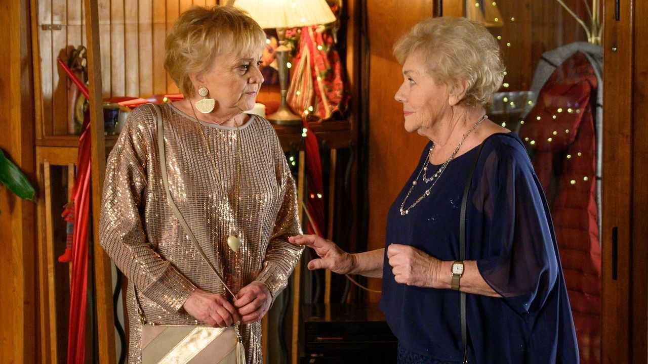 M jak miłość - Kisielowa (Małgorzata Różniatowska), Barbara (Teresa Lipowska)