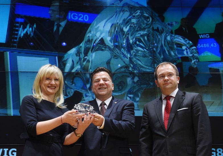 Od lewej: wiceprezes Wittchen Monika Wittchen, prezes Jędrzej Wittchen oraz wiceprezes GPW Grzegorz Zawada