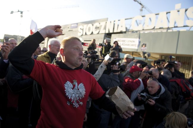 "Rzucanie jajkiem w Lenina" skusiło ponad 100 osób