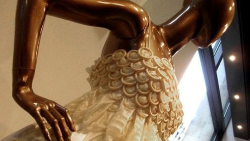 Kolekcja sukienek z prezerwatyw 1