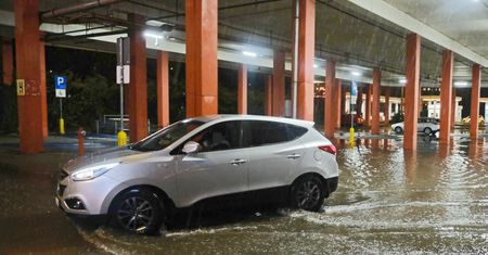 Zalanie auto w podziemnym garażu. Co z nim zrobić?