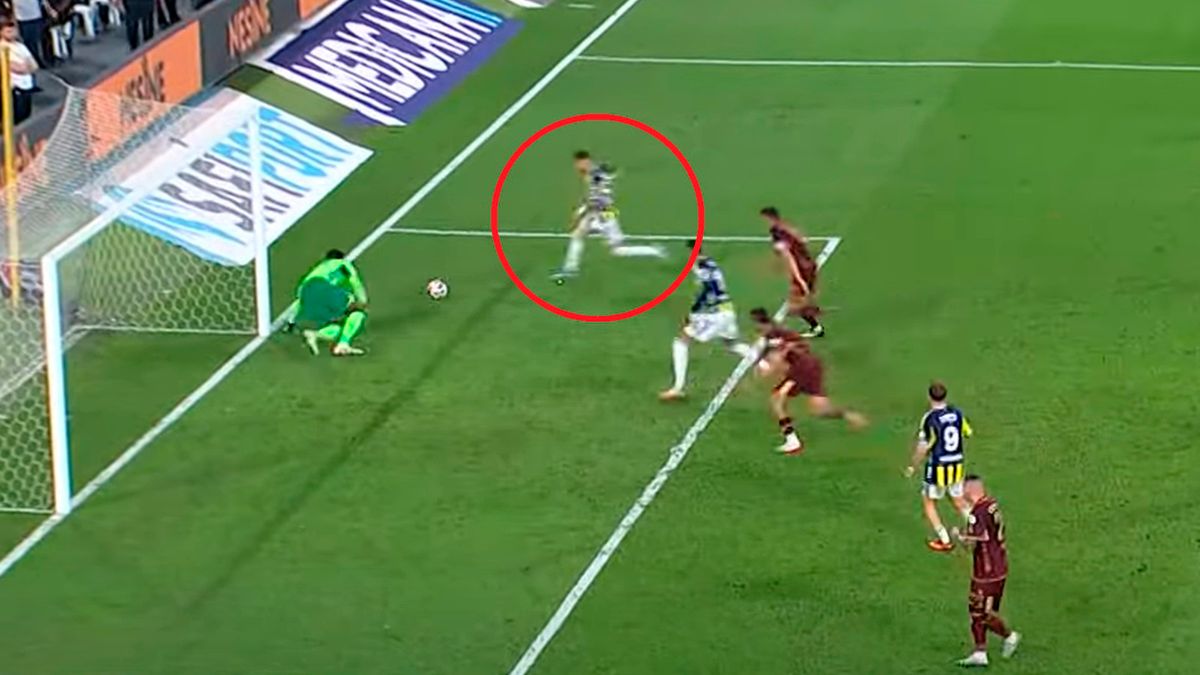 YouTube / beIN SPORTS Turkiye / Na zdjęciu: zagranie Szymańskiego