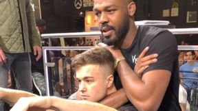 Jon Jones "udusił" fana na targach w Niemczech (wideo)