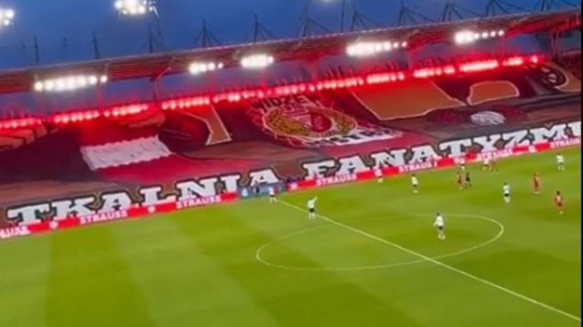 Twitter / x.com/Sportowy_Kanal / Na zdjęciu: oprawa kibiców Widzew Łódź podczas meczu z Legią Warszawa