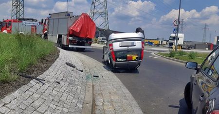 Tychy. Pijany spowodował wypadek. 52-latka w szpitalu