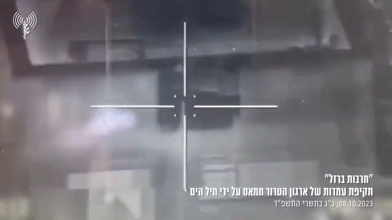 Widok z pocisku Spike NLOS tuż przed uderzeniem z cel znajdujący się w Strefie Gazy.