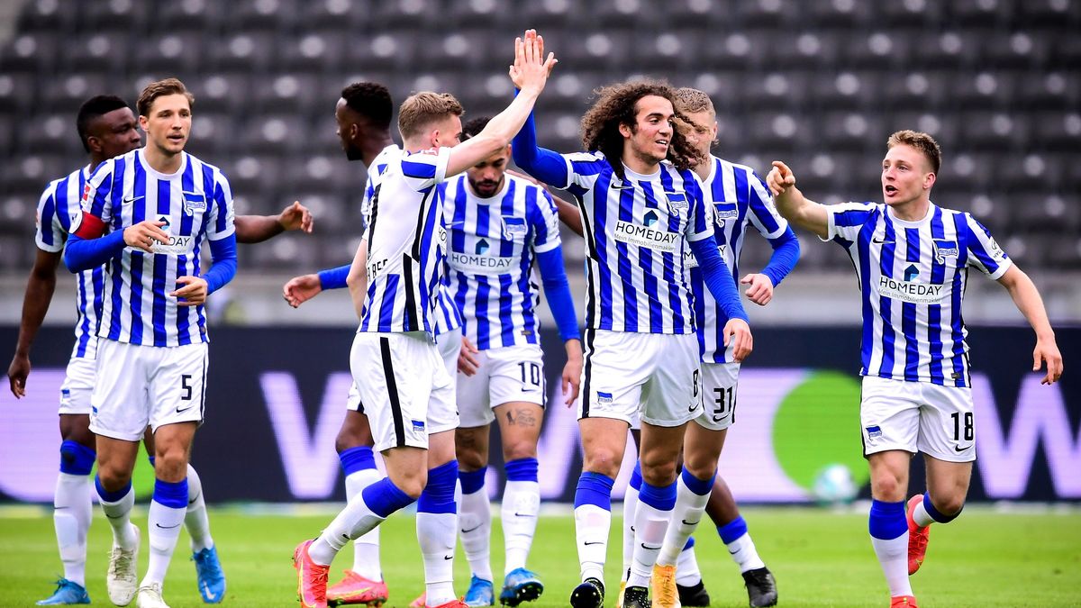 PAP/EPA / CLEMENS BILAN / Na zdjęciu: piłkarze Herthy Berlin