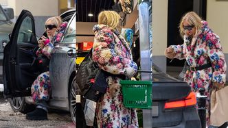 Otulona kwiecistym futrem Monika Olejnik nawiedza delikatesy. Na zakupy zabrała ze sobą torbę za 20 tysięcy złotych (ZDJĘCIA)