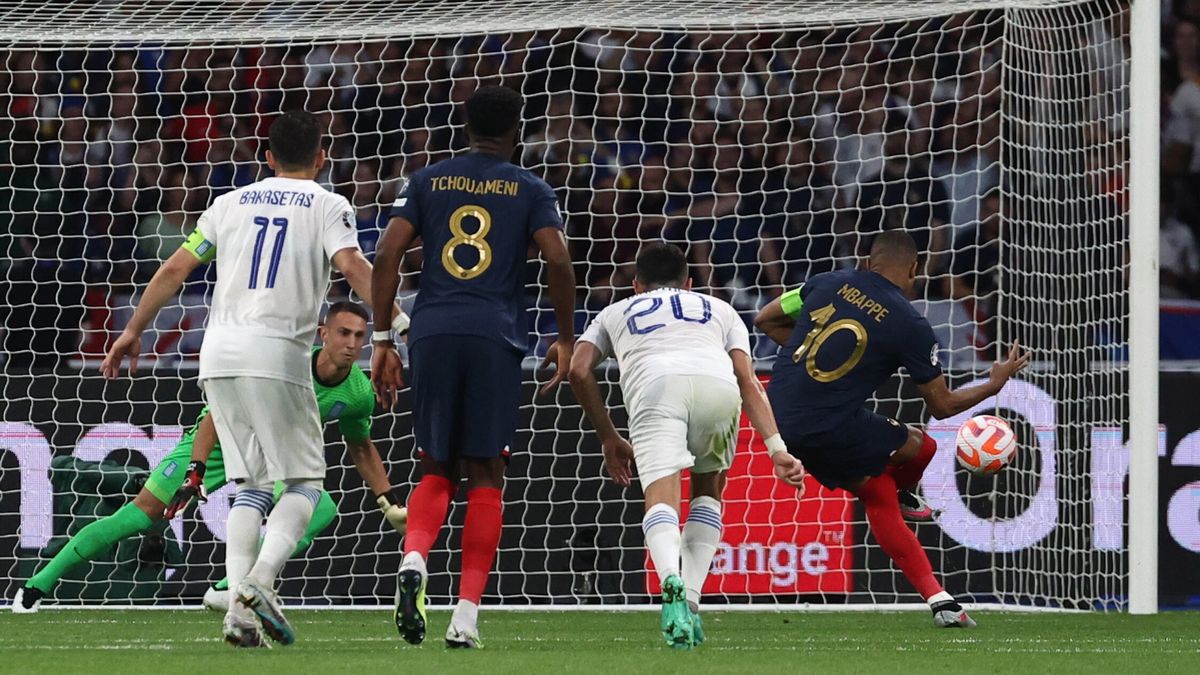 PAP/EPA / Mohammed Badra / Na zdjęciu: Kylian Mbappe