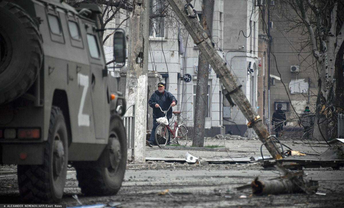 Na zdjęciu: rosyjski pojazd opancerzony w Mariupolu 