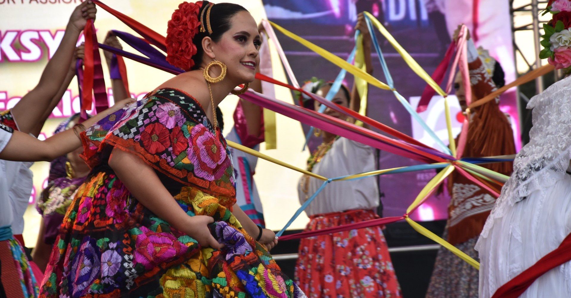 Koncert inaugurujący XXVIII Międzynarodowy Festiwal Tańca Folk Przystań odbył się 29 czerwca na Starym Rynku.