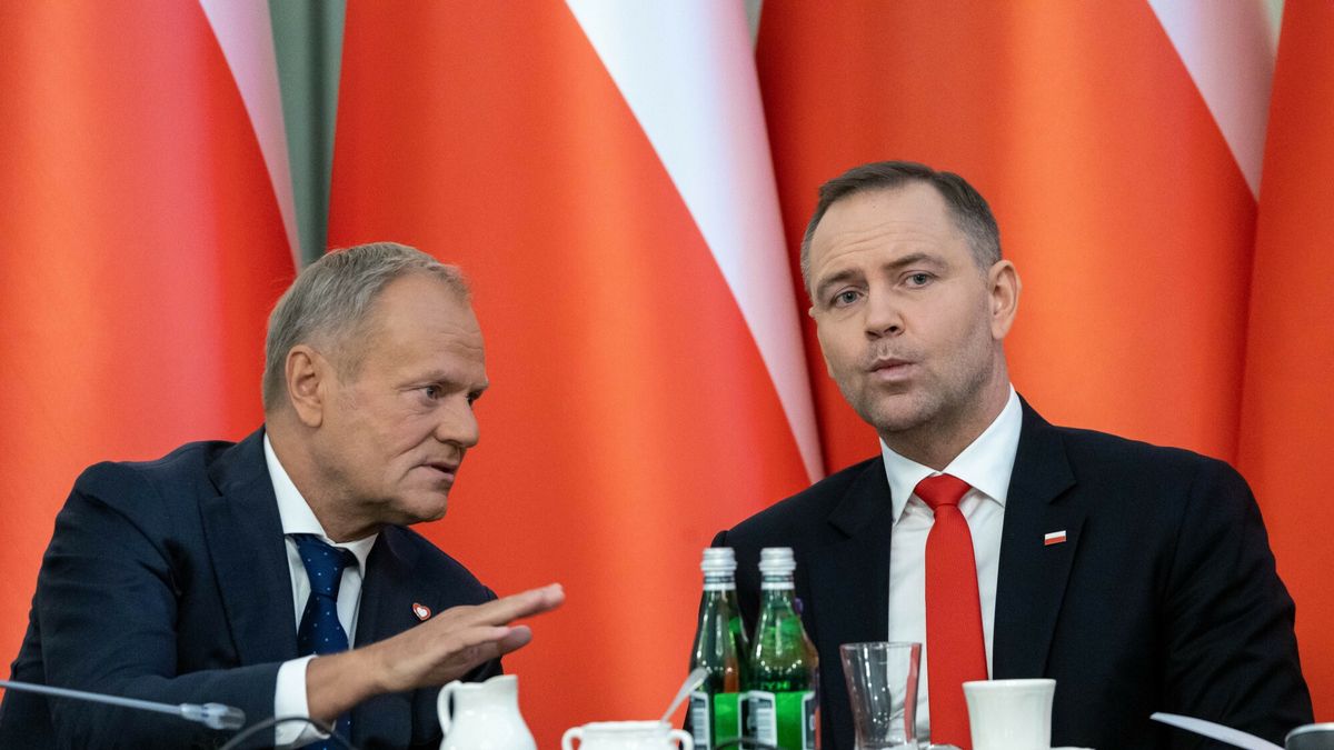 Premier D. Tusk i Prezydent K. Nawrocki.