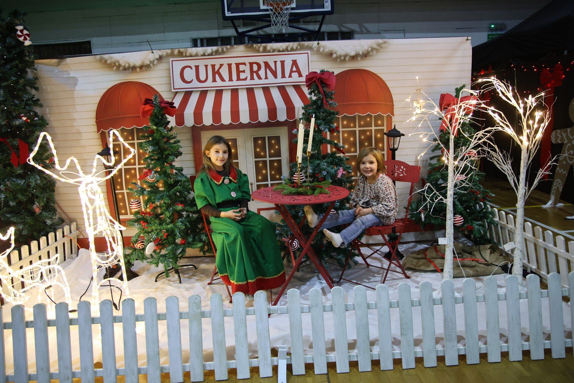 Dzieci mogą zwiedzić cukiernia Elfów.