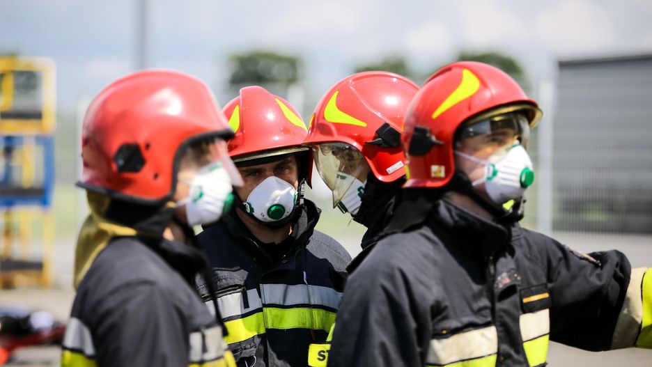 Kraków. "Filar runął na balkony i okna". Wypadek na osiedlu