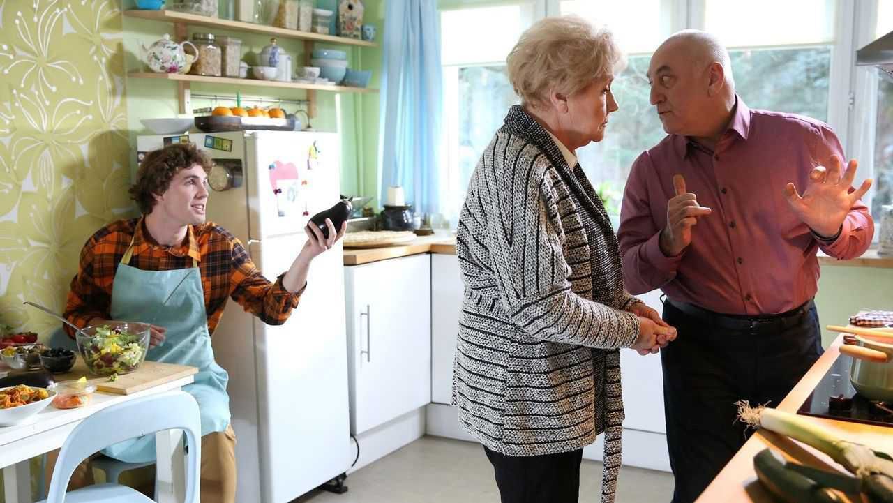 M jak miłość - Kinga (Katarzyna Cichopek) zbankrutuje przez Otara  (David Gamtsemlidze)?
